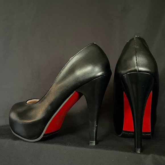 Black Leather Platform High Heels - Picture 2 of 6